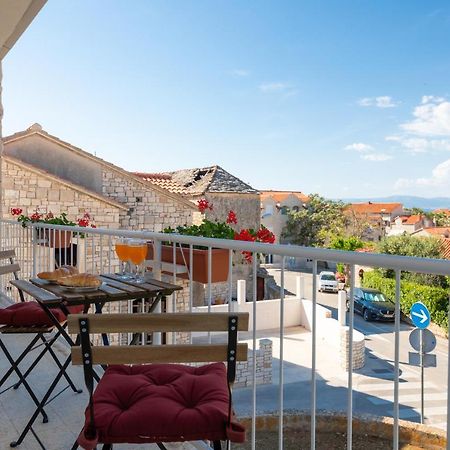 Apartment Nona - Center, 150 Meters From The Beach Супетар Экстерьер фото